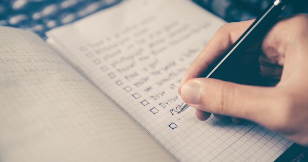 Notion AI vs Monday.com: Which Project Management Tool Is Better for Small Business? featured 1379